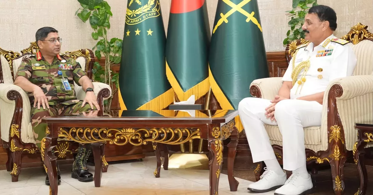 সেনাপ্রধানের সঙ্গে ভারতীয় নৌবাহিনী প্রধানের সাক্ষাৎ