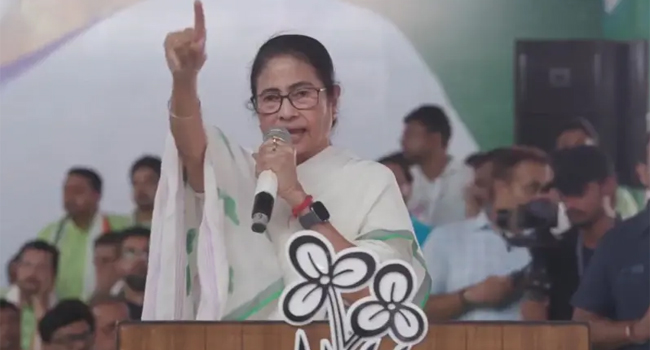 বাংলায় যদি আগুন লাগান তাহলে আসামও থেমে থাকবে না : মোদির উদ্দেশে মমতা