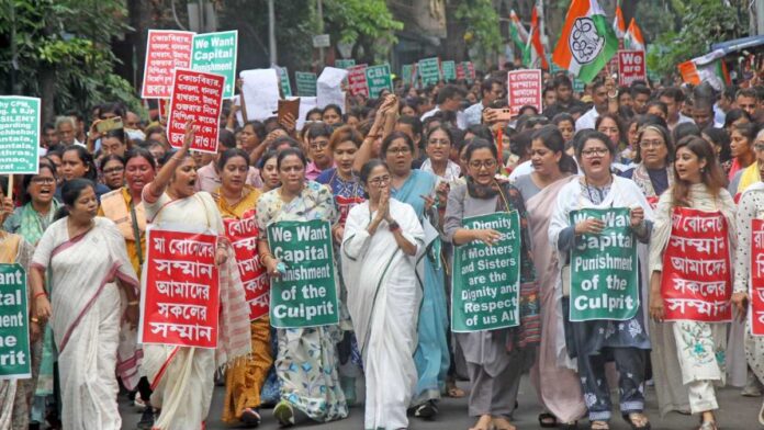 ফাঁসির দাবি, সিবিআইকে ডেডলাইন দিলেন মমতা, দিল্লিতে ধরনার হুঁশিয়ারি