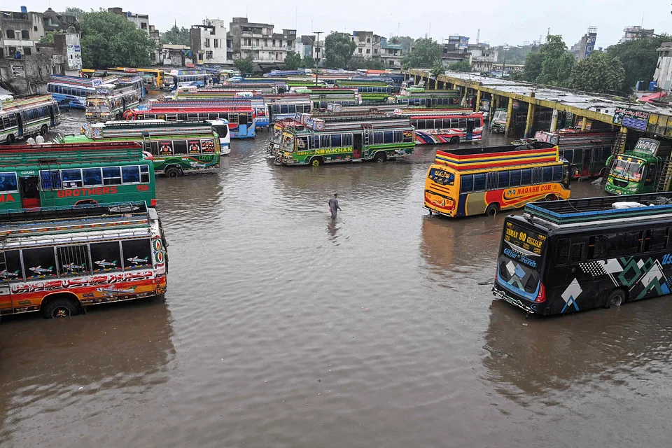 লাহোরে রেকর্ড পরিমাণ বৃষ্টি